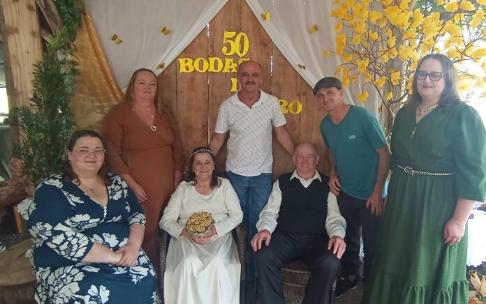 Casal jubilar e filhos
