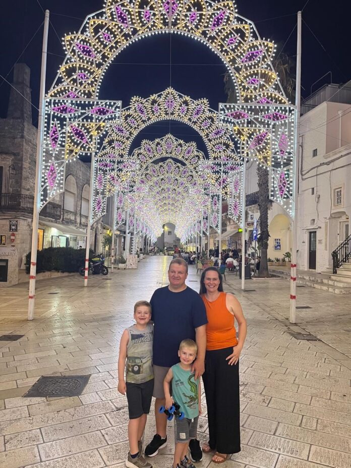 1 Família Bruxel no centro de Carovigno,