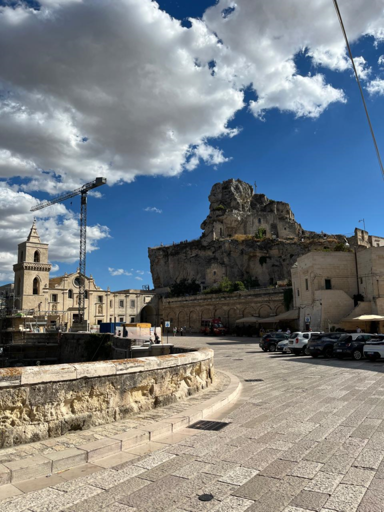 11 Igreja esculpida na rocha, em Matera