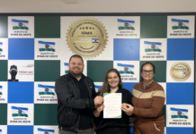Nova professora é empossada na Rede Municipal de Ensino IMG 14221